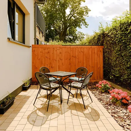 Monic Ogrod * ميكلينكي